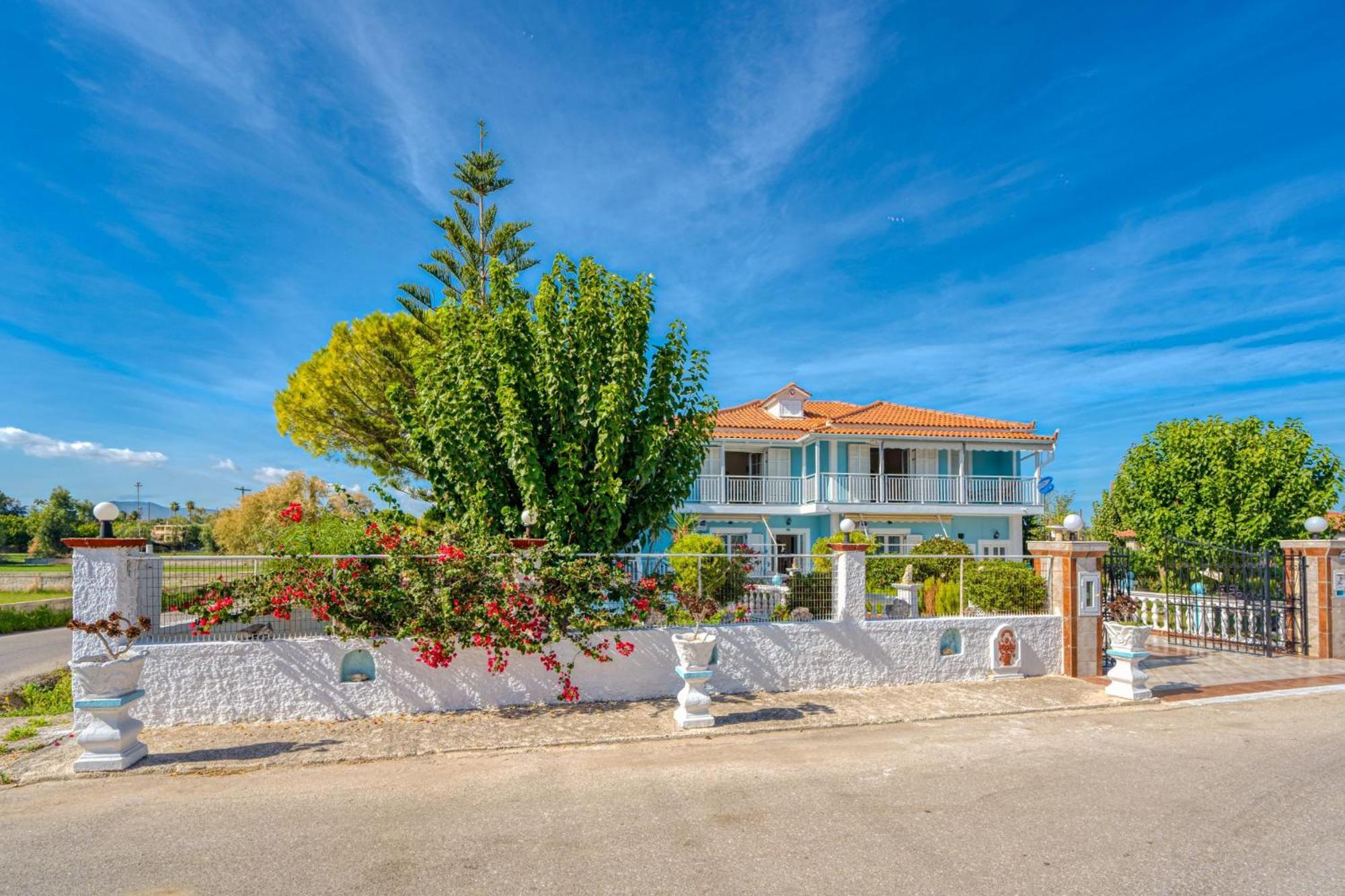 Stathis Beachfront Luxury Rooms Kalamákion Exteriör bild